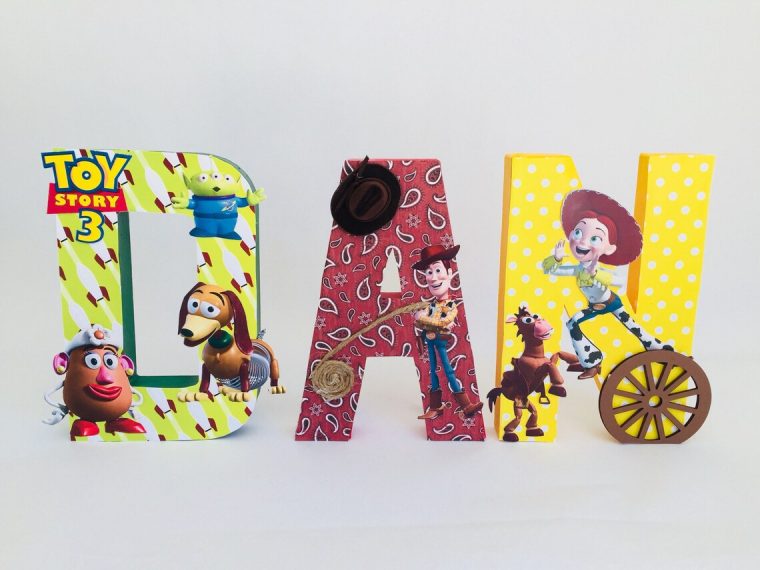 Toy Story Décoré Lettres Nom Danniversaire Nom De tout Nom Cochon Toy Story