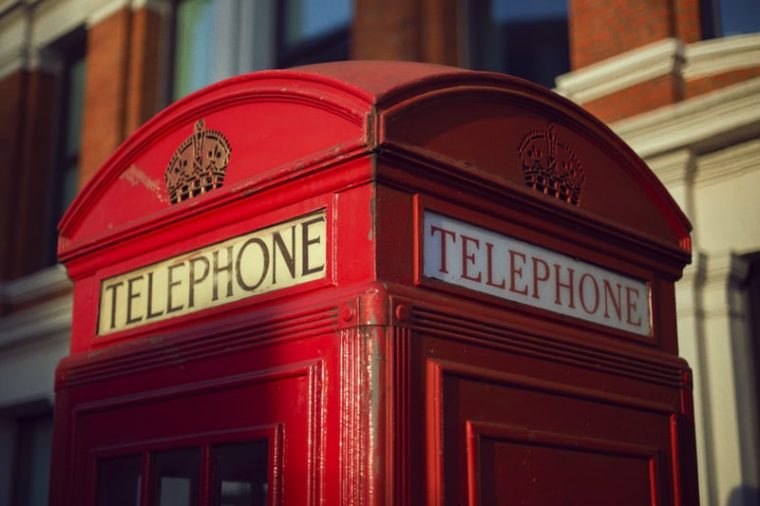 Angleterre Cabine Telephonique Dessin / Quatre Histoires destiné Coloriage Cabine Téléphonique Anglaise