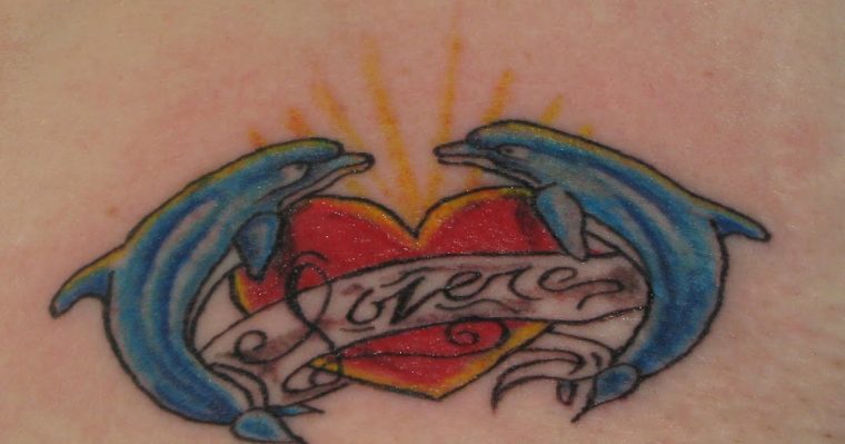 Bienvenue À Tous Sur Le Blog De Boumtattoo: Dauphins+Coeur tout Dessin Dauphin Coeur