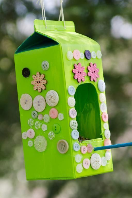 Birdhouse Made Of Milk Carton Milk Ka In 2020 (Mit Bildern encequiconcerne Vogelhäuschen Basteln