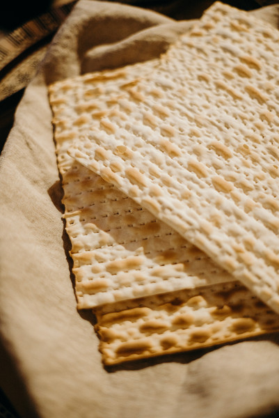 Die-Kirche.de | News-Detail concernant Ungesäuertes Brot Backen