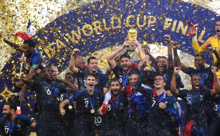 Foot : Le Trophée De La Coupe Du Monde 2018 Est Présenté à Coloriage Coupe Du Monde 2018 France