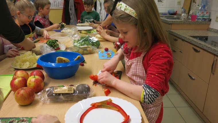 Kinder Erleben Ernährung – Bilinguale Grundschule "Altmark" serapportantà Projekt Gesunde Ernährung Im Kindergarten