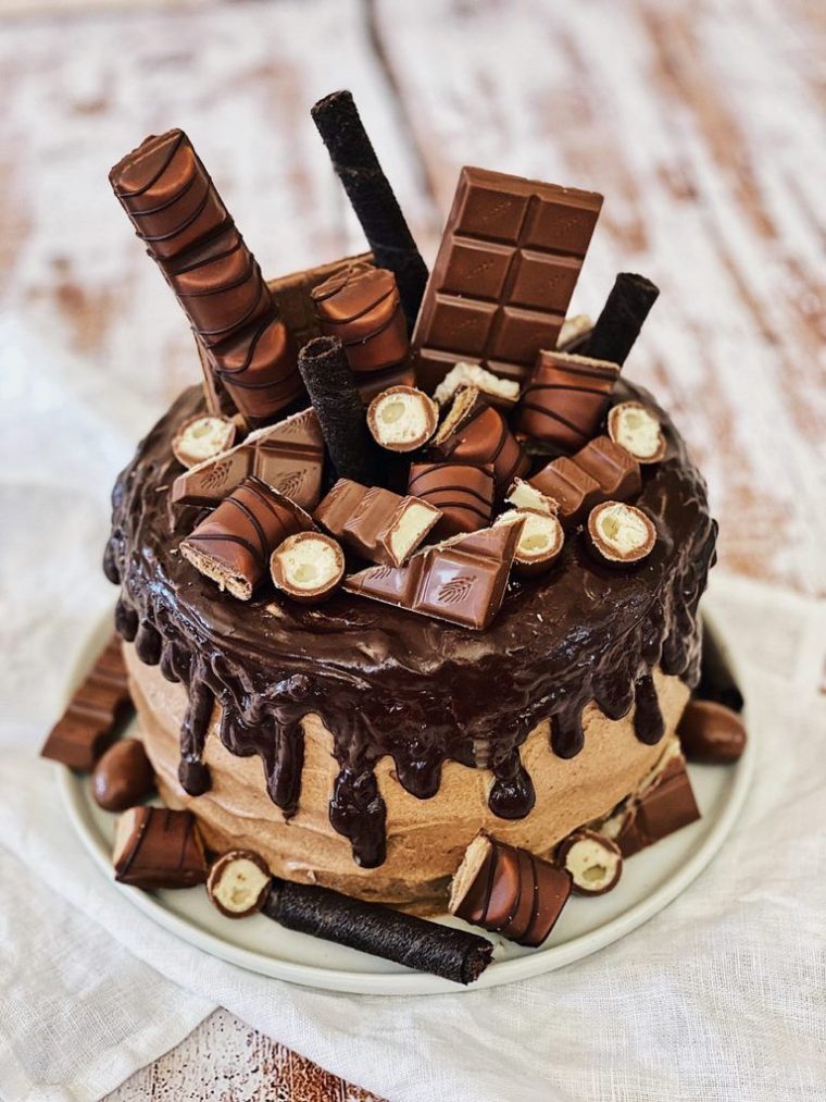 Kinder Schokolade Torte – Triple Chocolate Drip Cake à Kinder Backen Rezepte