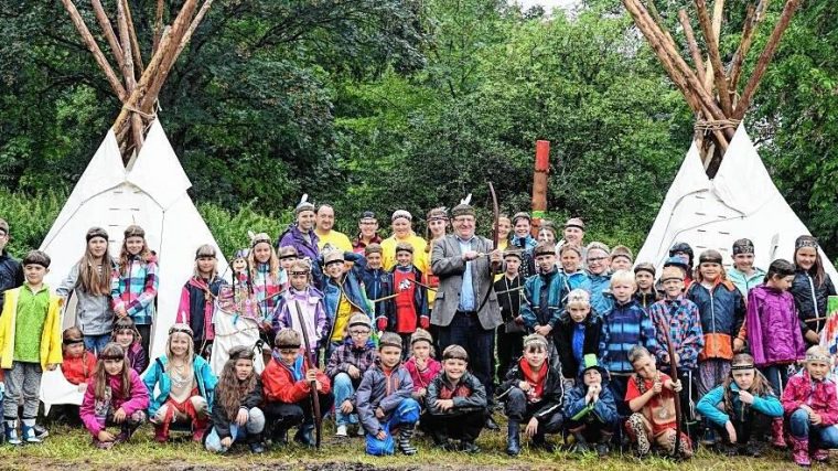 Kleine Indianer Erkunden Die Natur intérieur Indianerstamm In Nordamerika