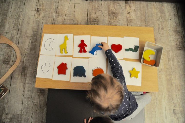 Montessori-Inspirierte Spiele Selber Machen – Farben dedans Farbenspiele Im Kindergarten