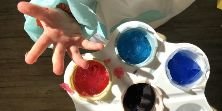 Atelier Créatif Pour Enfant Avec Du Gel Alimre avec Atelier Creatif Enfant