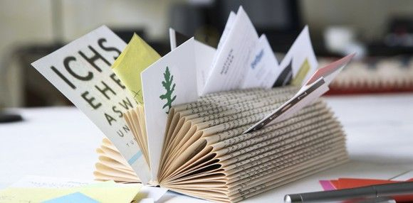 Bücher-Recycling | Alte Bücher, Zettelhalter, Bastelbücher destiné Zettelhalter Basteln