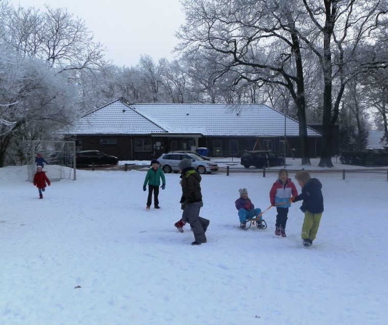 Es Schneit, Es Schneit, Kommt Alle Aus Dem Haus. – Forum destiné Es Schneit Es Schneit Text