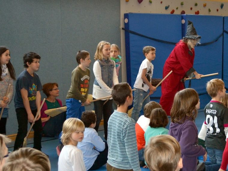 "Hänsel Und Gretel" | Grundschule Nierstein intérieur Hänsel Und Gretel Zusammenfassung