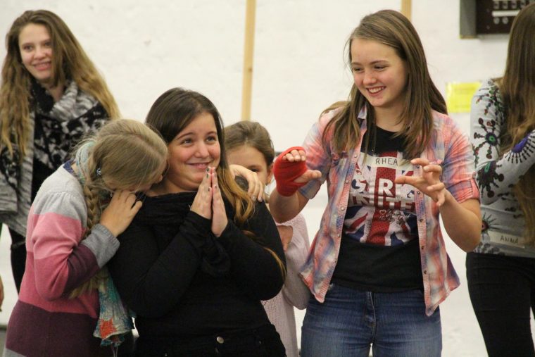 Hänsel Und Gretel – Kreisjugendring München-Stadt destiné Hänsel Und Gretel Zusammenfassung