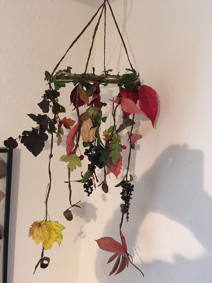 Herbst-Mobile – Leicht Gemacht | Basteln Herbst, Basteln intérieur Basteln Mit Naturmaterialien Wald