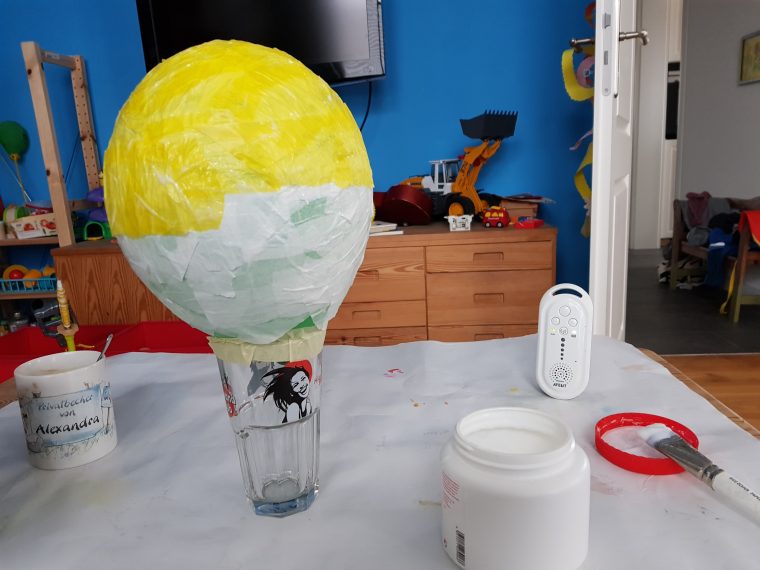 Diy Luftballon Laterne Basteln Mit Kindern (Löwenlaterne destiné Ostereier Basteln Mit Luftballons