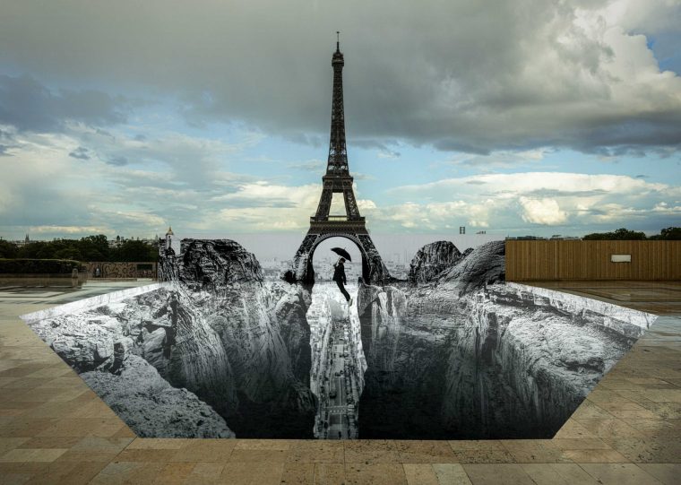 Jr Pare La Tour Eiffel D'Un Trompe-L'Œil Vertigineux intérieur Prenotaion Pour La Tour Effel