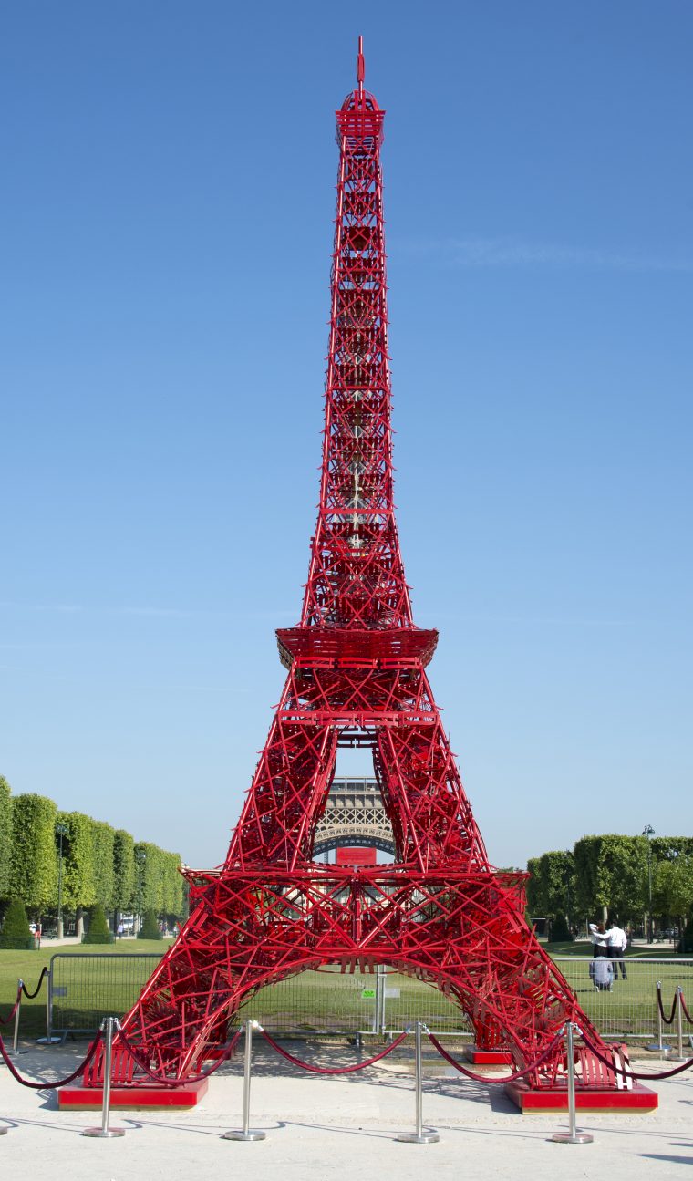 La Nouvelle Tour Eiffel Mesure 324 Chaises – Étapes: serapportantà Prenotaion Pour La Tour Effel