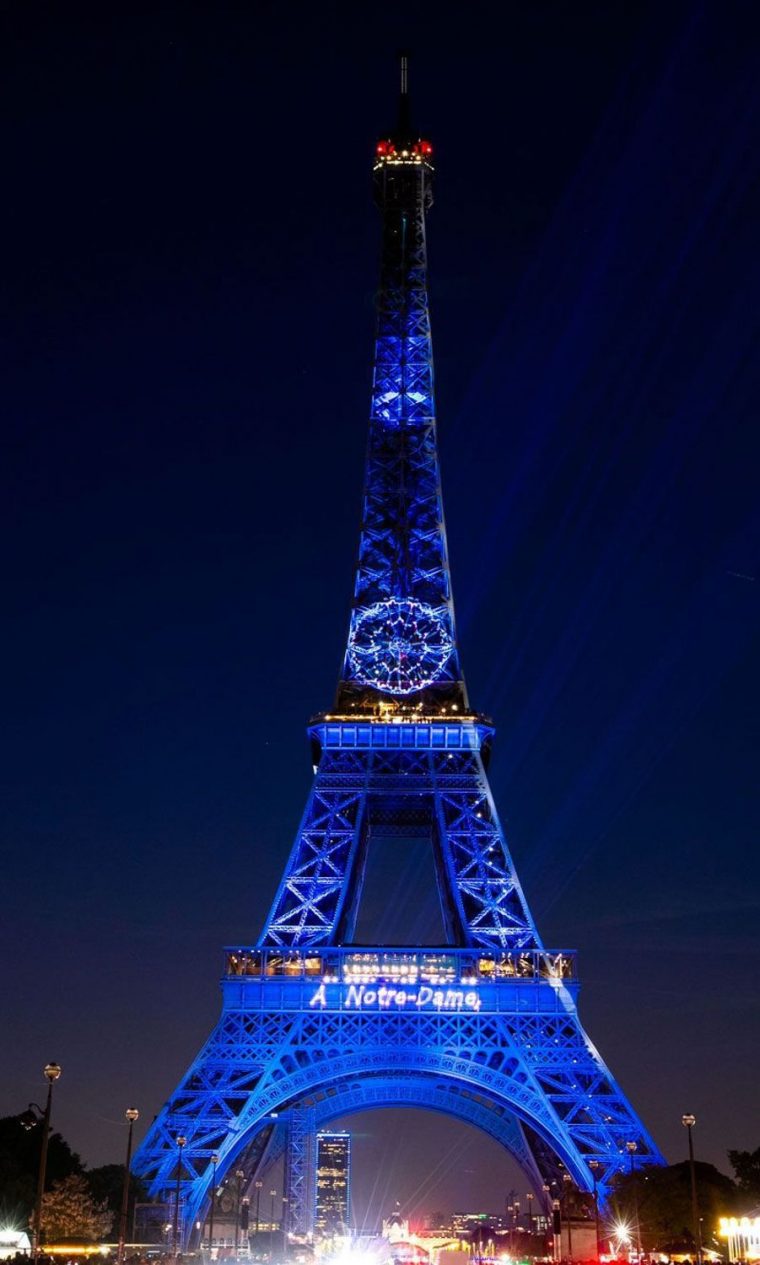 La Tour Eiffel, Vieille Dame En Fête Pour Ses 130 Ans destiné Prenotaion Pour La Tour Effel