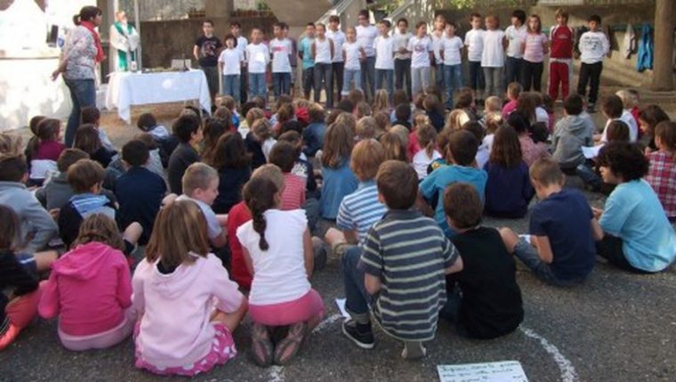 Messe De Rentrée Pour Les Enfants De L'École Saint Joseph dedans Jeux Enfants St Joseph