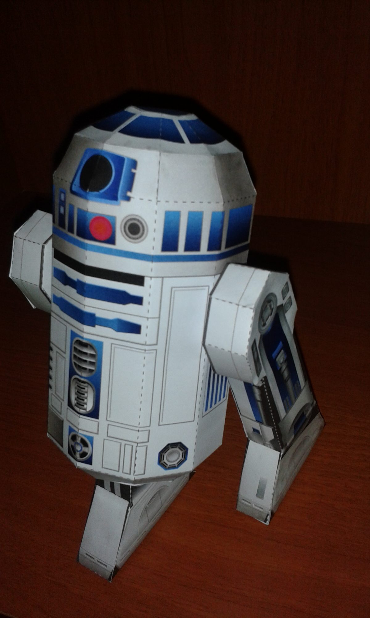 Papercraft Recortable De R2-D2 De Star Wars destiné Coloriage De R2 D2