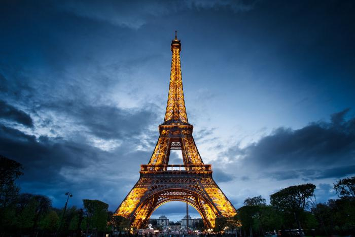 Photos Magnifiques De La Tour Eiffel Illuminée – Archzine.fr avec Prenotaion Pour La Tour Effel