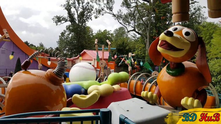 Slinky Dog Zigzag Spin, Disneyland Paris, Complete Ride concernant Jeu Zigzag Disneyland Paris