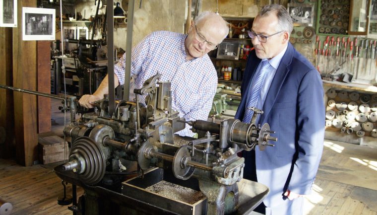 Spürbare Geschichte – Wissenswert Merzig – Das Portal Der concernant Musikinstrumente Aus Maull Bauen